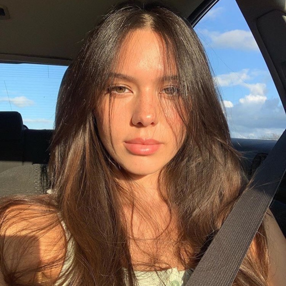 Meet your Posher, Adrienne